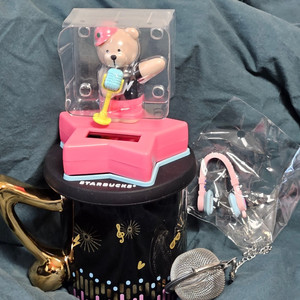 스타벅스 2019년 상하이 음표 머그컵+스타 리드+베어리스타 노혼혼+헤드셋 차 우림망 풀세트