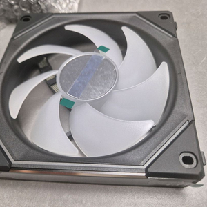 리안리 UNI FAN SL-INF 120 RGB 2개