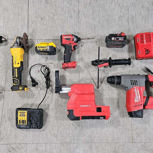 디월트 밀워키 충전공구세트 일괄 싸게 처분합니다