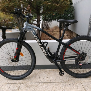 ( 거의 새제품 ) 삼천리 칼라스 70 mtb 자전거 데오레 30단 27.5 유압브렉