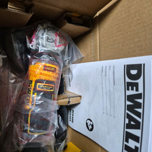 디월트 그라인더팝니다(DCG404N)