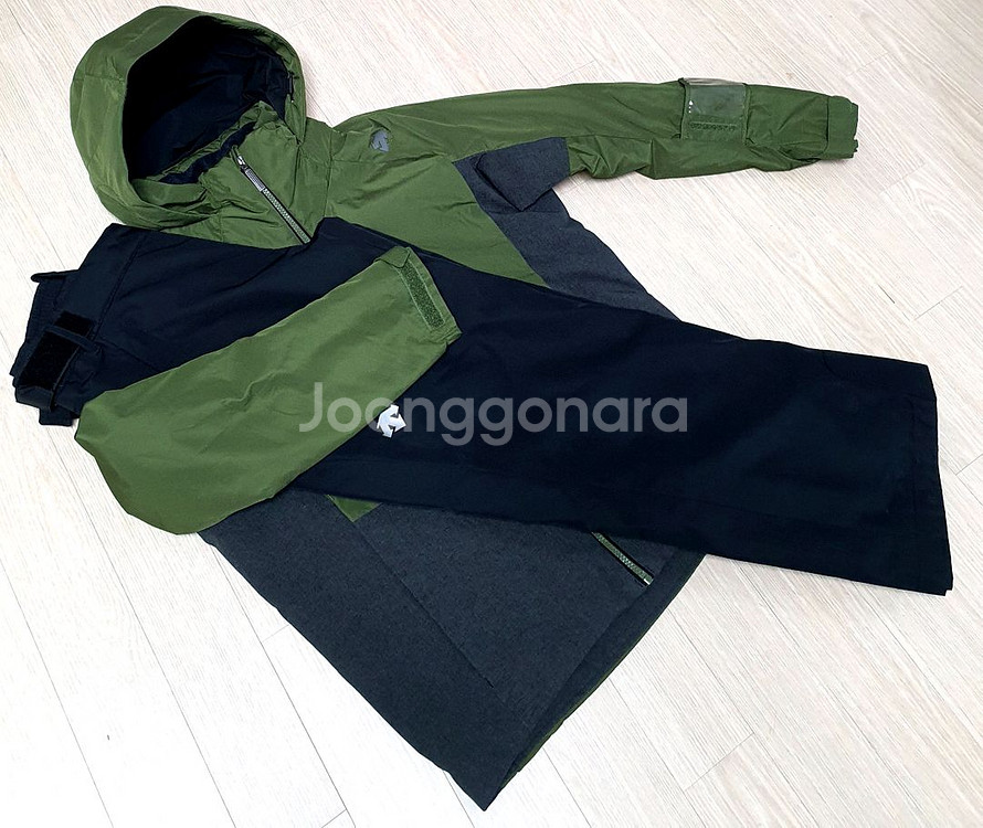 예쁜 데상트 스키복--5