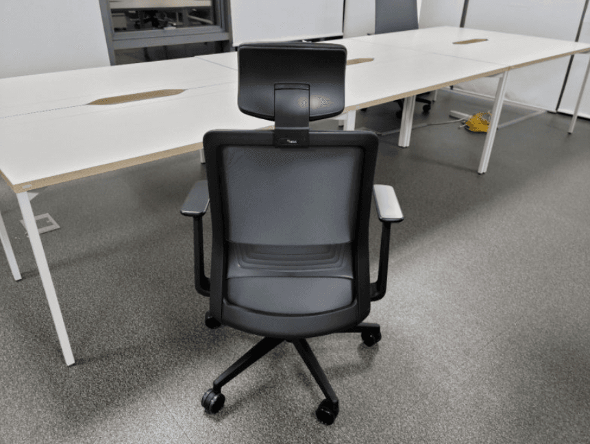 A급 데스커1600책상 및 퍼시스 어라운드의자 판매합니다. 이미지