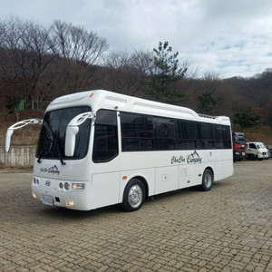 캠핑버스 에어로타운 이미지