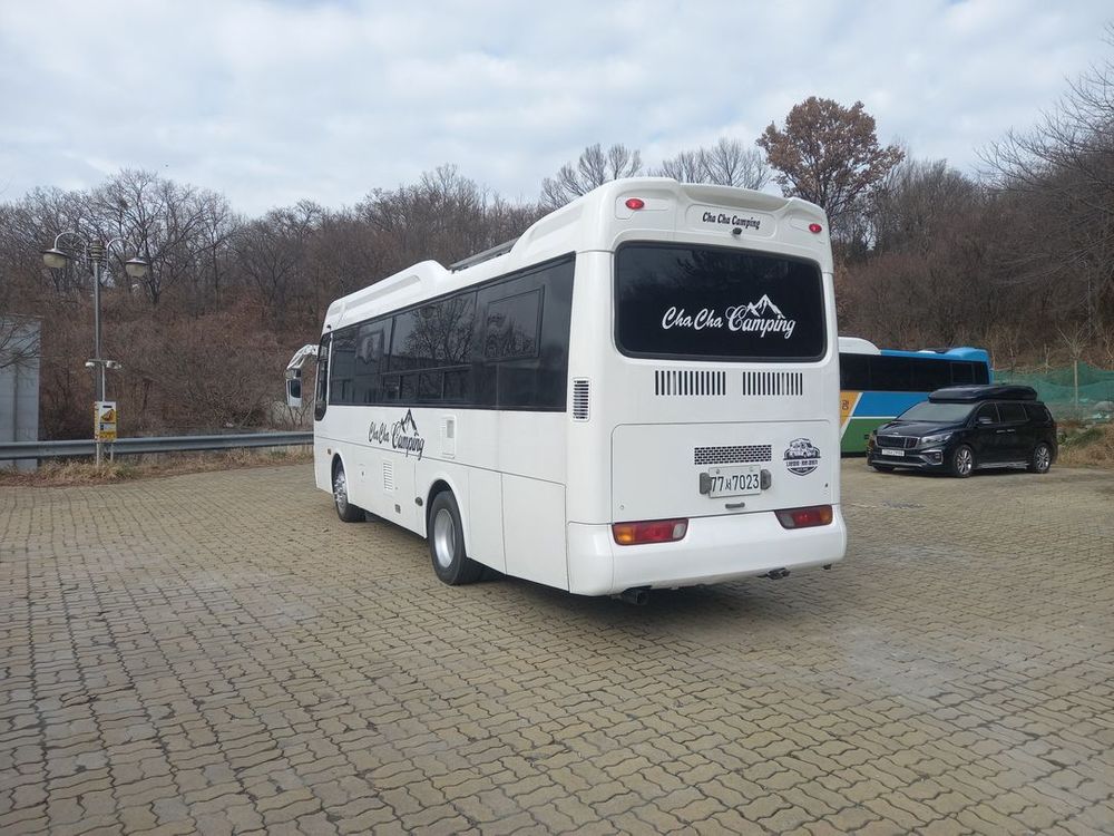 캠핑버스 에어로타운 이미지
