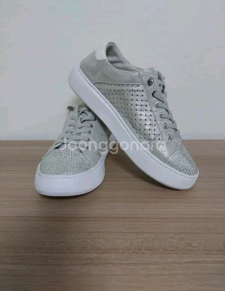 여성 소다 보석 펀칭 스니커즈 (245)--1