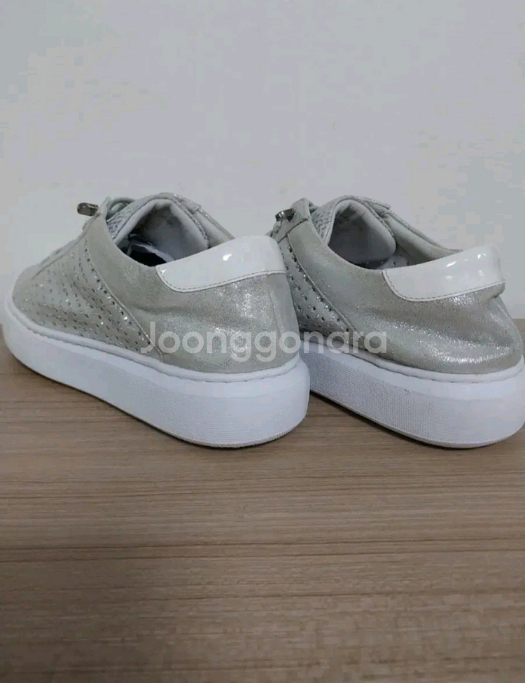 여성 소다 보석 펀칭 스니커즈 (245)--6