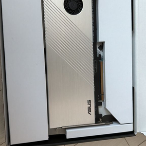 ASUS HYPER M.2 X16 Gen4 card