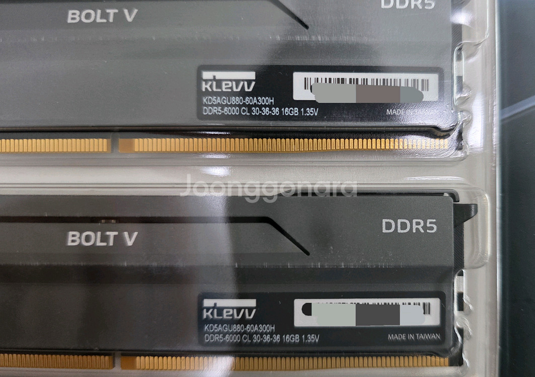 에센코어 클레브 DDR5-6000 CL30 BOLT V 패키지 서린 (32GB(16Gx2))--1
