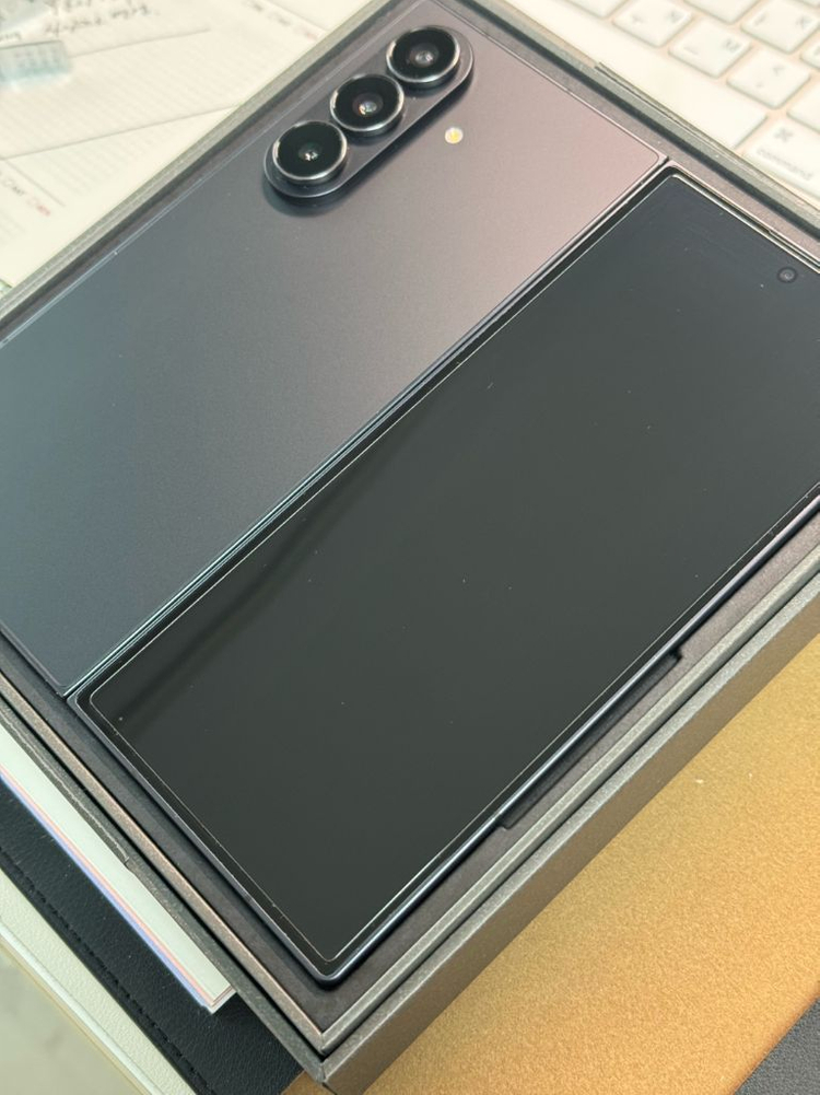 갤럭시 Z 폴드7, 1TB 팝니다.--2