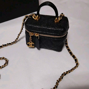 [크리스마스 특가!가격내림,100%정품보장]샤넬 한정판 베니티 탑핸들 백 이미지