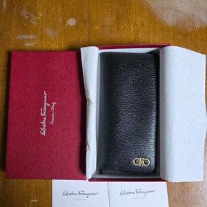 살바토레 페라가모 간치니 블랙 장지갑(정품)