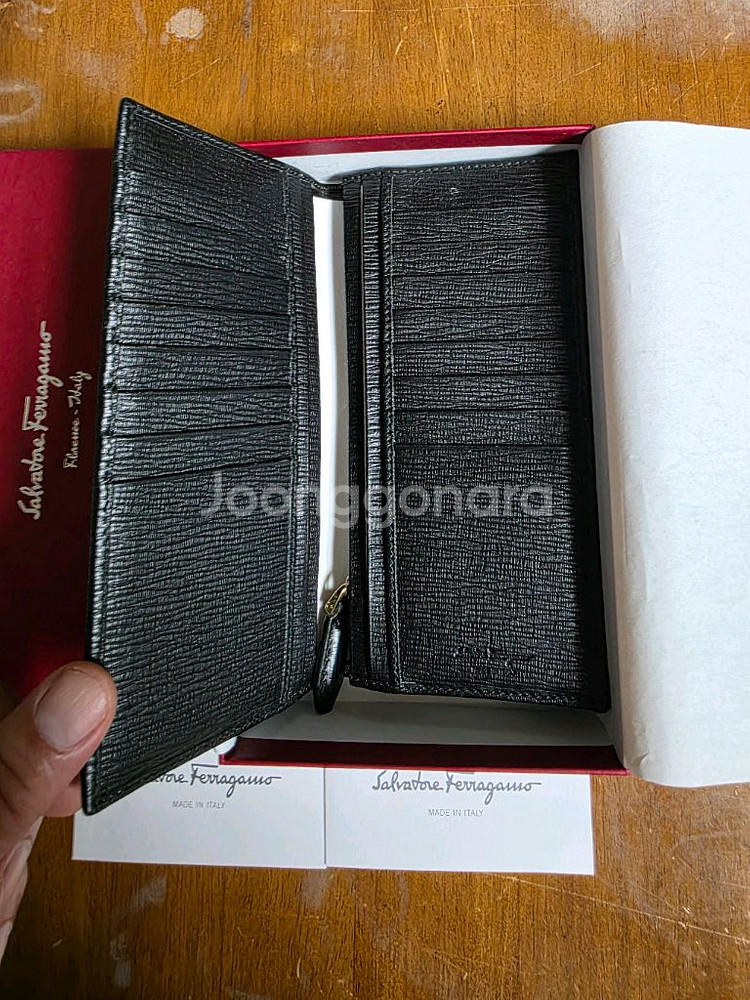 살바토레 페라가모 간치니 블랙 장지갑(정품)--1