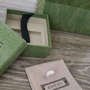 구찌 반지 GG와이드링 9호 gg명품팔찌목걸이귀걸이까르띠에구찌루이비통디올셀린느샤넬로로피아나보테가베네타