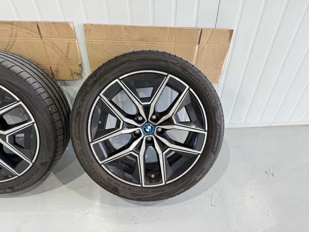 (급매)BMW G60 5시리즈 19인치 순정 휠타이어 세트 TPMS 포함. (7,000 Km 출고, 무기스, 무흡집--1