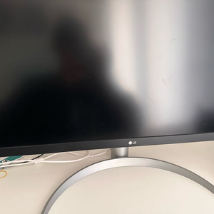 LG 27인치 4K모니터 이미지