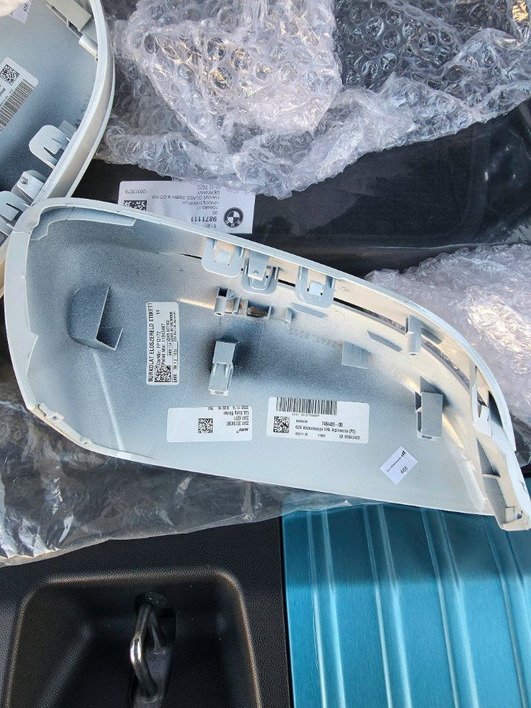 bmw i4 23년식 순정 사이드미러커버--3