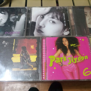 90년대 여자 가수들의 CD 앨범 모음입니다