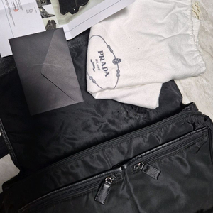 프라다 크로스백 정풍