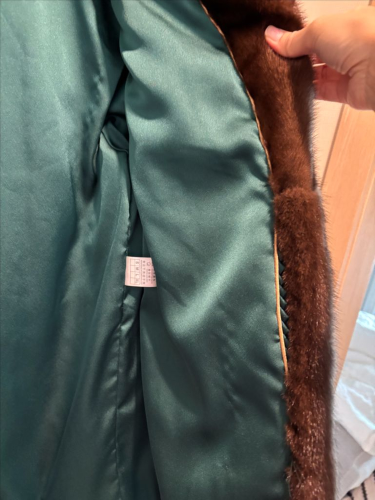 밍크 자켓 마호가니 밍크코트 11am 올라이츠 페퍼윤윤 소윰 r2w 우유니 윤진모피 프루 라두나 두마르셀 르밍크 이미지