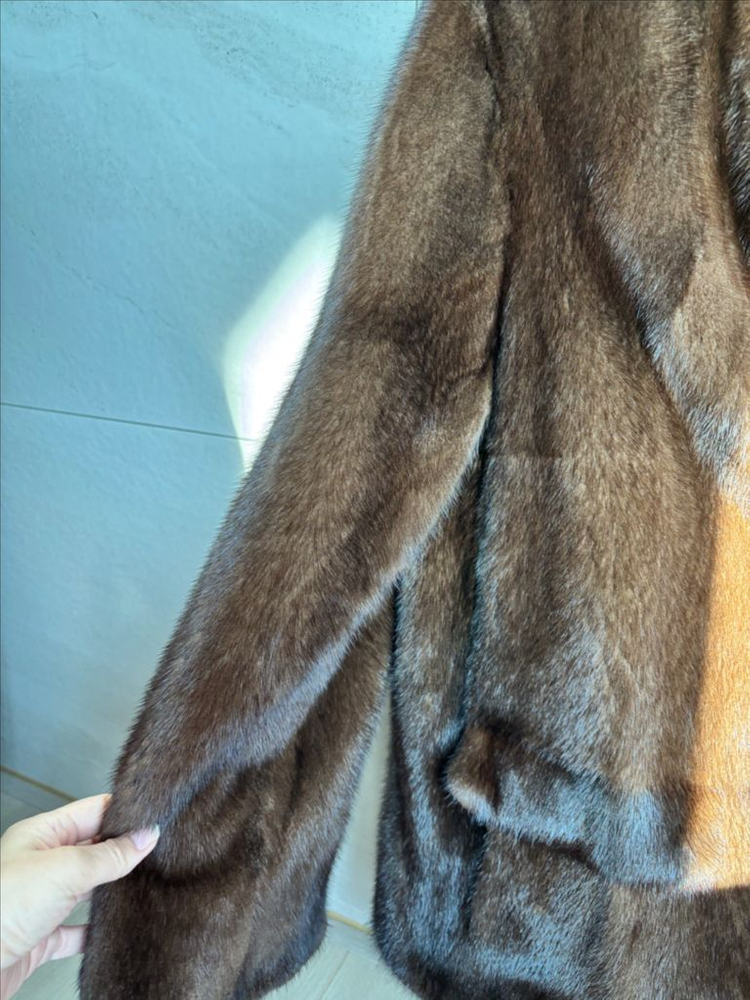 밍크 자켓 마호가니 밍크코트 11am 올라이츠 페퍼윤윤 소윰 r2w 우유니 윤진모피 프루 라두나 두마르셀 르밍크 이미지