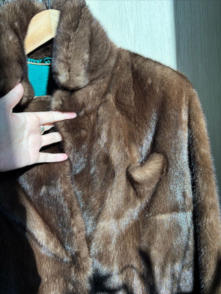 밍크 자켓 마호가니 밍크코트 11am 올라이츠 페퍼윤윤 소윰 r2w 우유니 윤진모피 프루 라두나 두마르셀 르밍크 이미지