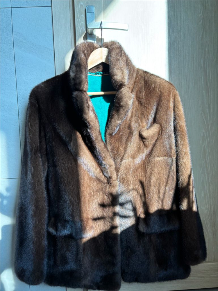 밍크 자켓 마호가니 밍크코트 11am 올라이츠 페퍼윤윤 소윰 r2w 우유니 윤진모피 프루 라두나 두마르셀 르밍크 이미지