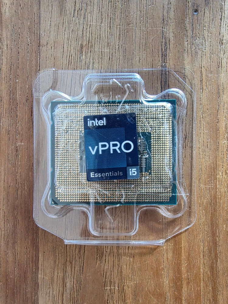 인텔 i5-13500 CPU UHD 770 VGA 탑재 이미지