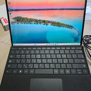 서피스프로8 (I7 11, 16G, 1Tb+256g, 타입커버 키보드, 펜포함,정품충전기)