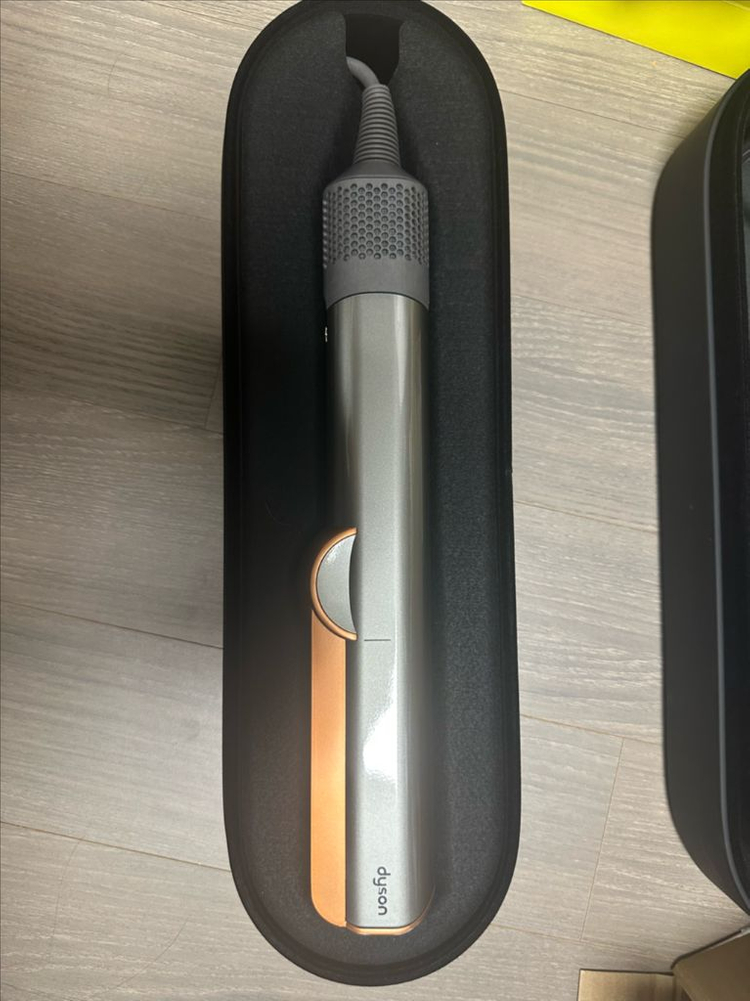 다이슨 에어스트레이트너 이미지