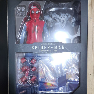핫토이 스파이더맨 파프롬홈 홈메이드 슈트 판매합니다.