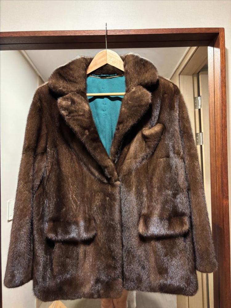 밍크 자켓 마호가니 밍크코트 11am 올라이츠 페퍼윤윤 소윰 r2w 우유니 윤진모피 프루 라두나 두마르셀 르밍크 이미지