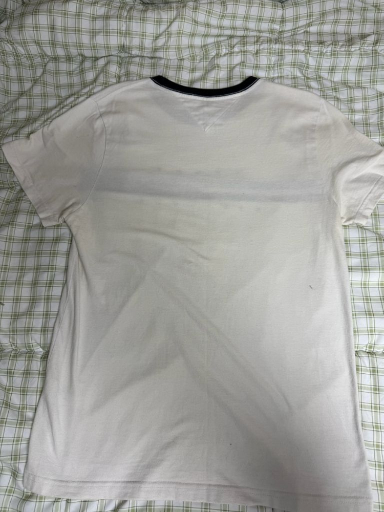 타미힐피거 반팔티M 판매합니다--1