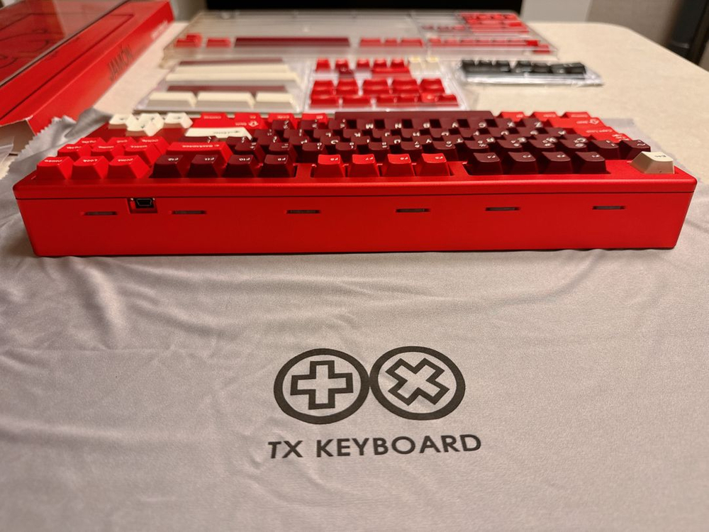TX87 V2 TKL 레드 + GMK하몽키캡 커스텀키보드 풀알루키보드 + 가컬루프 일괄 팝니다--4
