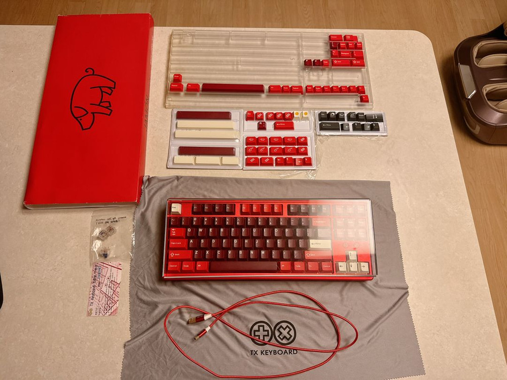 TX87 V2 TKL 레드 + GMK하몽키캡 커스텀키보드 풀알루키보드 + 가컬루프 일괄 팝니다--7