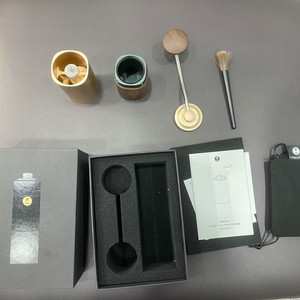 커피 그라인더 이미지