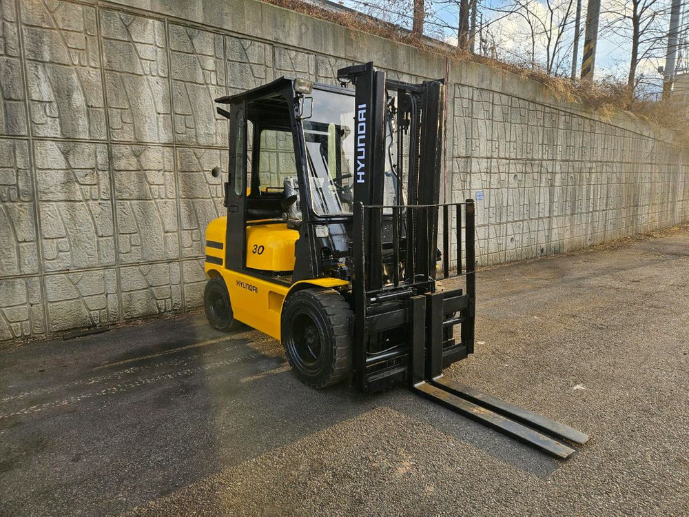 (중고지게차) 현대 HDF30-II 디젤 3톤 지게차 (자동발, 사이드쉬프트, 반캐빈 ) 이미지