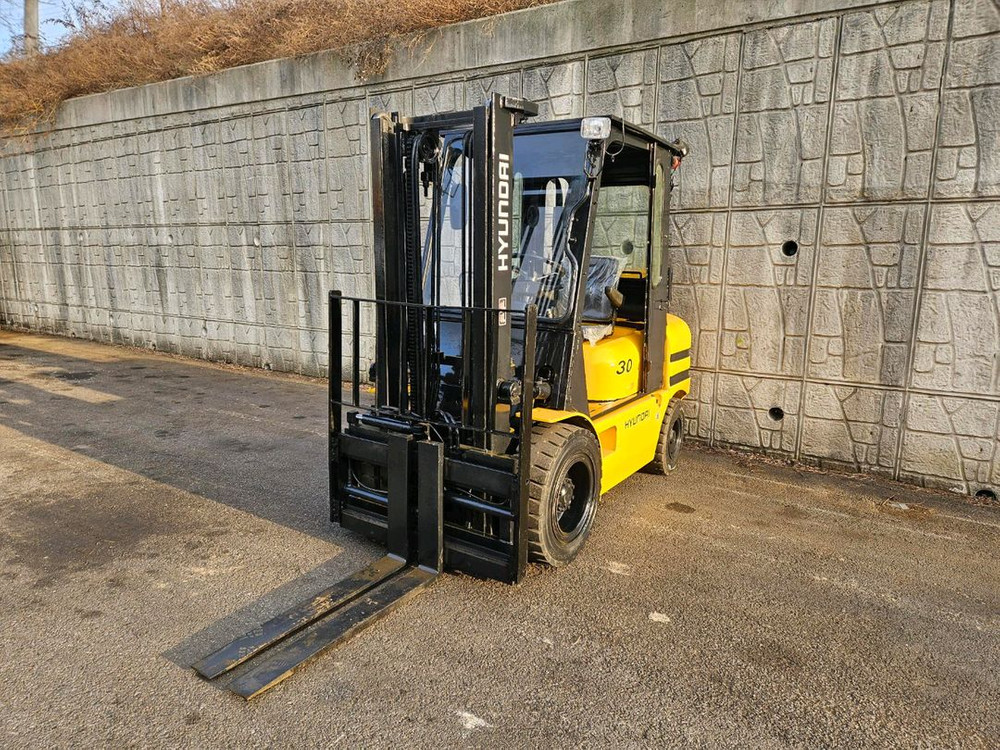 (중고지게차) 현대 HDF30-II 디젤 3톤 지게차 (자동발, 사이드쉬프트, 반캐빈 ) 이미지