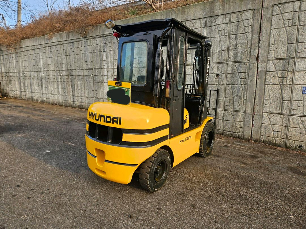 (중고지게차) 현대 HDF30-II 디젤 3톤 지게차 (자동발, 사이드쉬프트, 반캐빈 ) 이미지