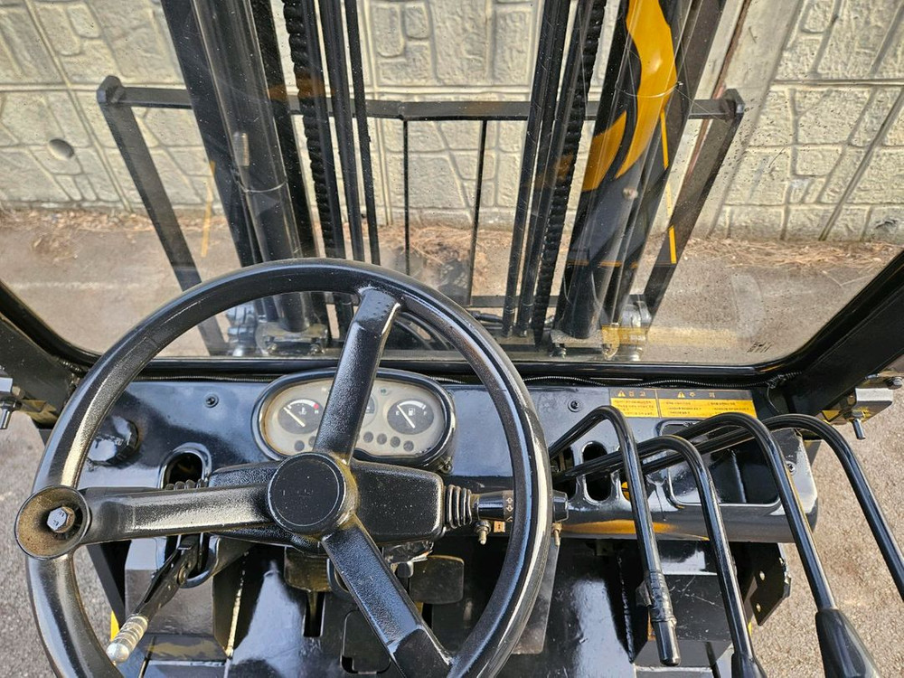 (중고지게차) 현대 HDF30-II 디젤 3톤 지게차 (자동발, 사이드쉬프트, 반캐빈 ) 이미지