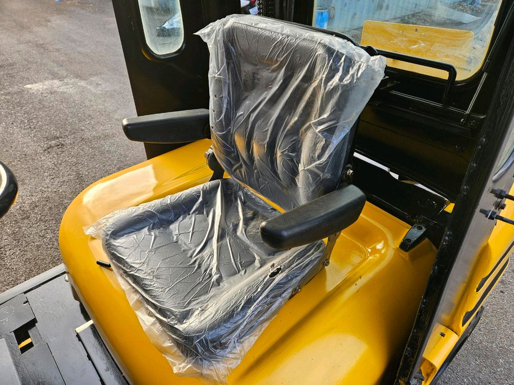 (중고지게차) 현대 HDF30-II 디젤 3톤 지게차 (자동발, 사이드쉬프트, 반캐빈 ) 이미지