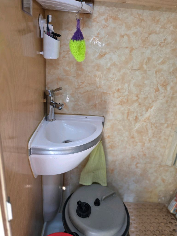 카운티롱바디 캠핑카 이미지