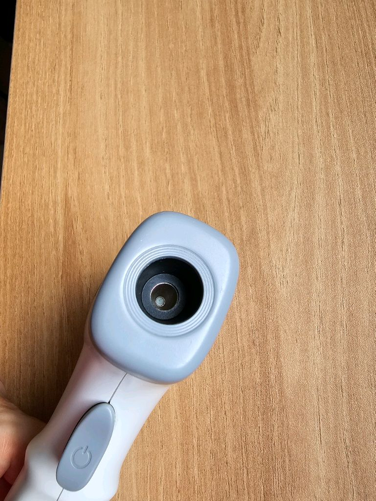 INOEL 이노엘 비접촉 체온계 온도계 (배터리 새것 포함)--1