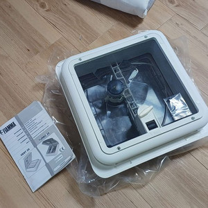 피아마 터보28 카라반 캠핑카 환풍기 (새제품)