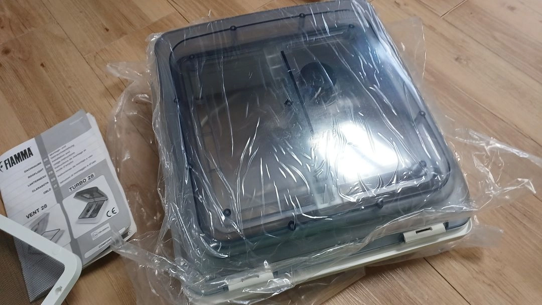 피아마 터보28 카라반 캠핑카 환풍기 (새제품) 이미지