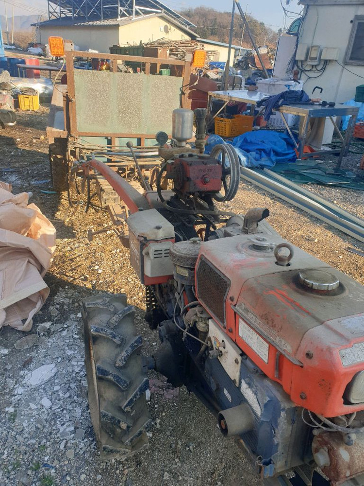 키시동 대동 경운기+분무기+데후 달린 트레일러 이미지