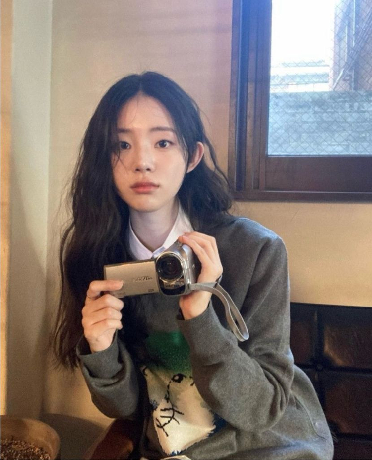 [L] 메종키츠네 바이브런트 폭스헤드 니트(배우 신시아 착용) 이미지