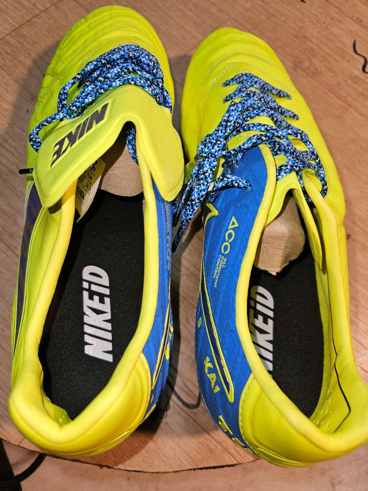 나이키 축구화 260mn--1