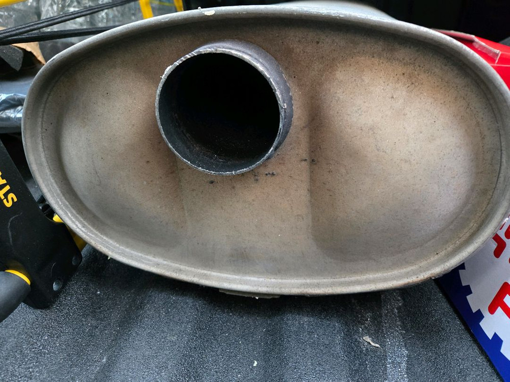 쉐보레 콜로라도 순정 배기 머플러 소음기 이미지