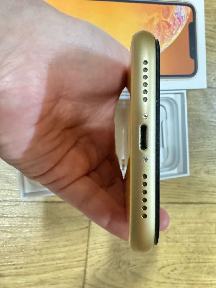 아이폰 XR 128GB/89%/깨끗함--3